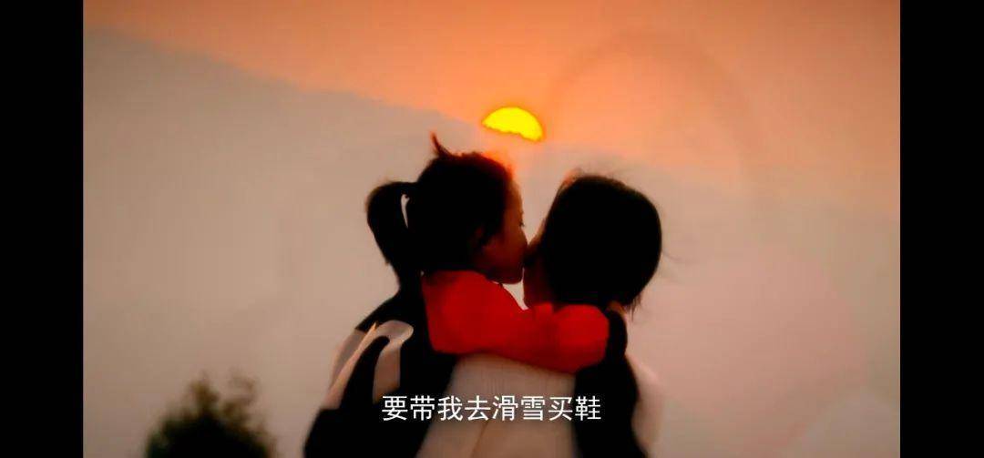 父亲已牺牲女儿仍盼他回家父爱如山，即使父亲已牺牲，女儿的心仍盼他回家