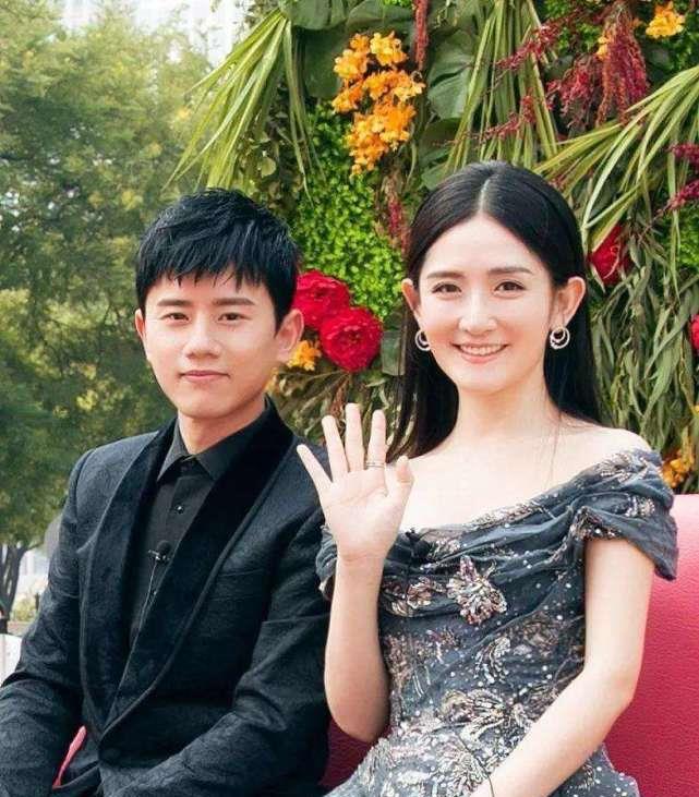 谢娜晒爸妈金婚全家福谢娜晒爸妈金婚全家福，家庭美满与爱的见证